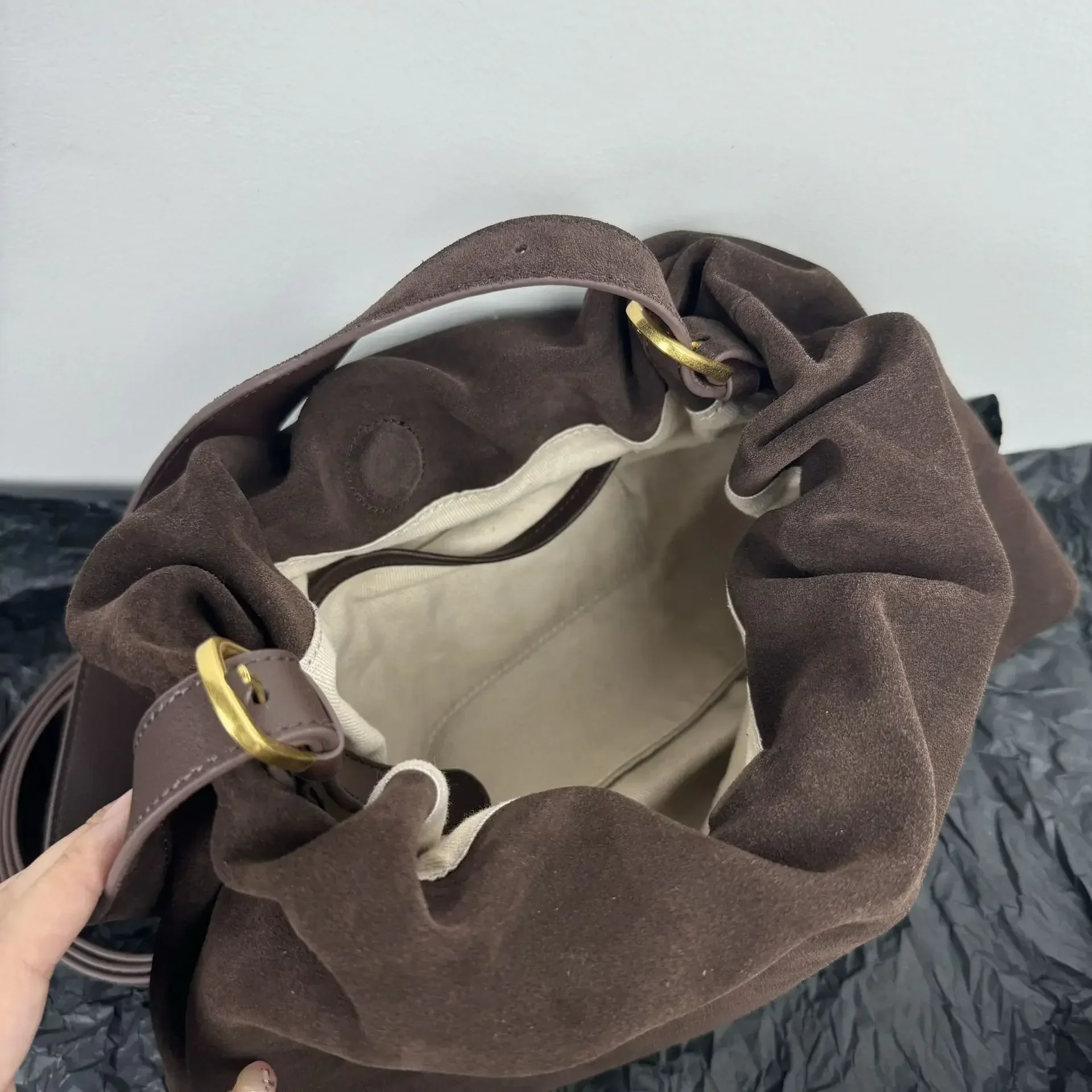 Sac Bandoulière Daim - Carla – Image 9
